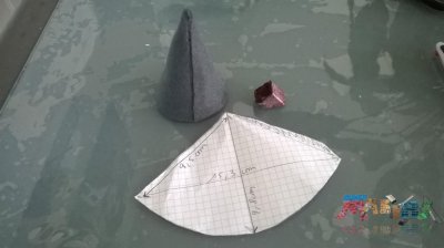 Toit et chemin&eacute;e termin&eacute;s